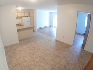 2 Bedrooms - Entrance, Room access, Living room & kitchen - Oxford Residence - Affordable Rents in Lennoxville, Sherbrooke Spacious & clean apartments