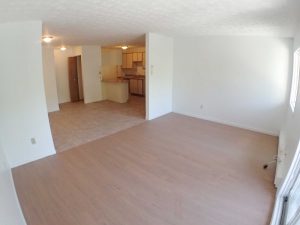 3 Bedrooms - Living room & kitchen - Oxford Residence - Affordable Rents in Lennoxville, Sherbrooke Spacious & clean apartments
