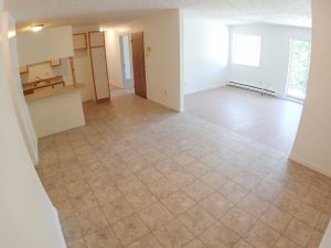 3 Bedrooms - Entrance, Room access, Living room & kitchen - Oxford Residence - Affordable Rents in Lennoxville, Sherbrooke Spacious & clean apartments